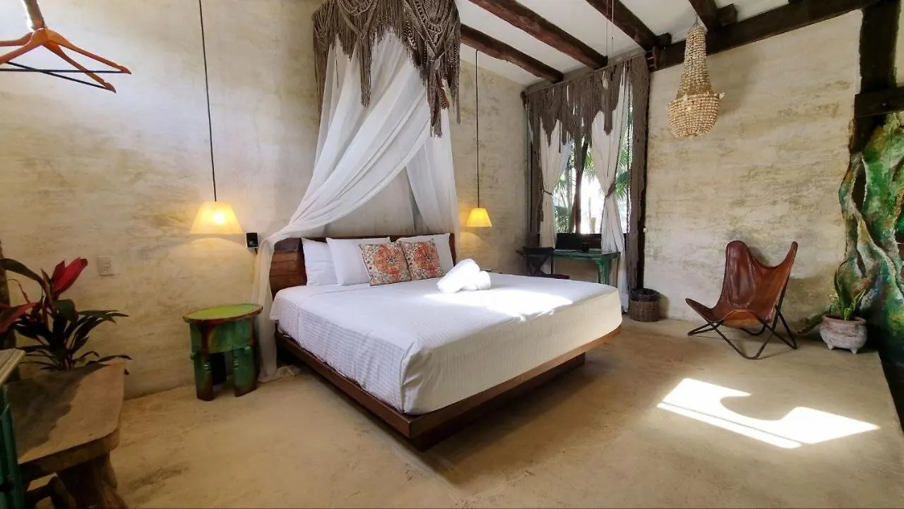 Hippie Chit Jungle House Tulum
