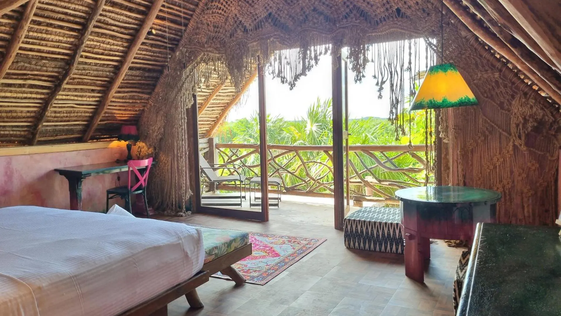 Hotel Hippie Chit Jungle House