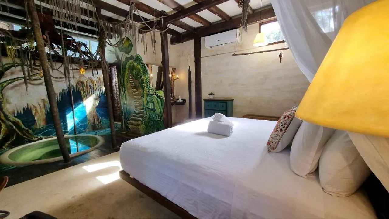 Hotel Hippie Chit Jungle House